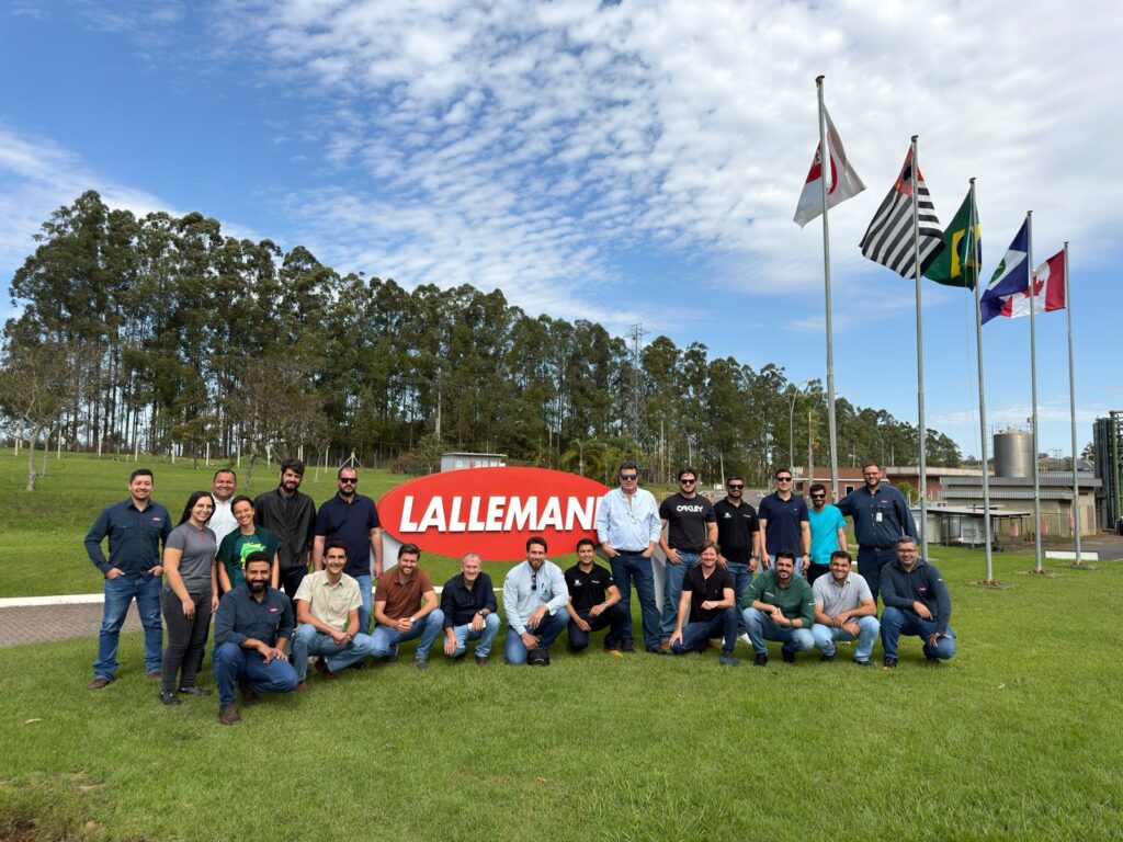 Equipe Inovagro na fábrica da Lallemand em Piracicaba (SP)